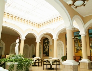 Sảnh chờ 2 Hotel Posada Regis de Guadalajara