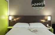 Bedroom 7 ibis Styles Beaune Centre