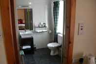 In-room Bathroom Hal O' The Wynd Guest House