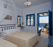 Bedroom 5 Dolphin Antiparos Villas and Suites