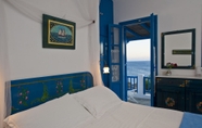 Bedroom 6 Dolphin Antiparos Villas and Suites