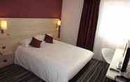Bedroom 6 Brit Hotel Vendee Mer