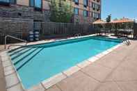 Swimming Pool TownePlace Suites Albuquerque North