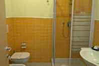 Toilet Kamar Monti First