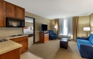 Phòng ngủ 2 Comfort Inn & Suites Marion I-57