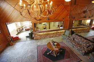 Lobi 4 Mountaineer Lodge