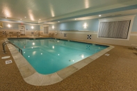 Swimming Pool Hampton Inn Bangor