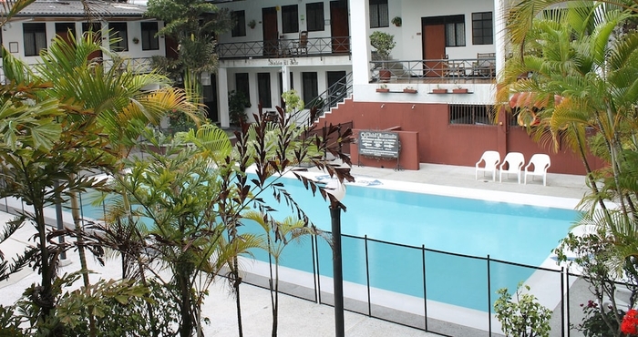 Kolam Renang Hotel Lusitania