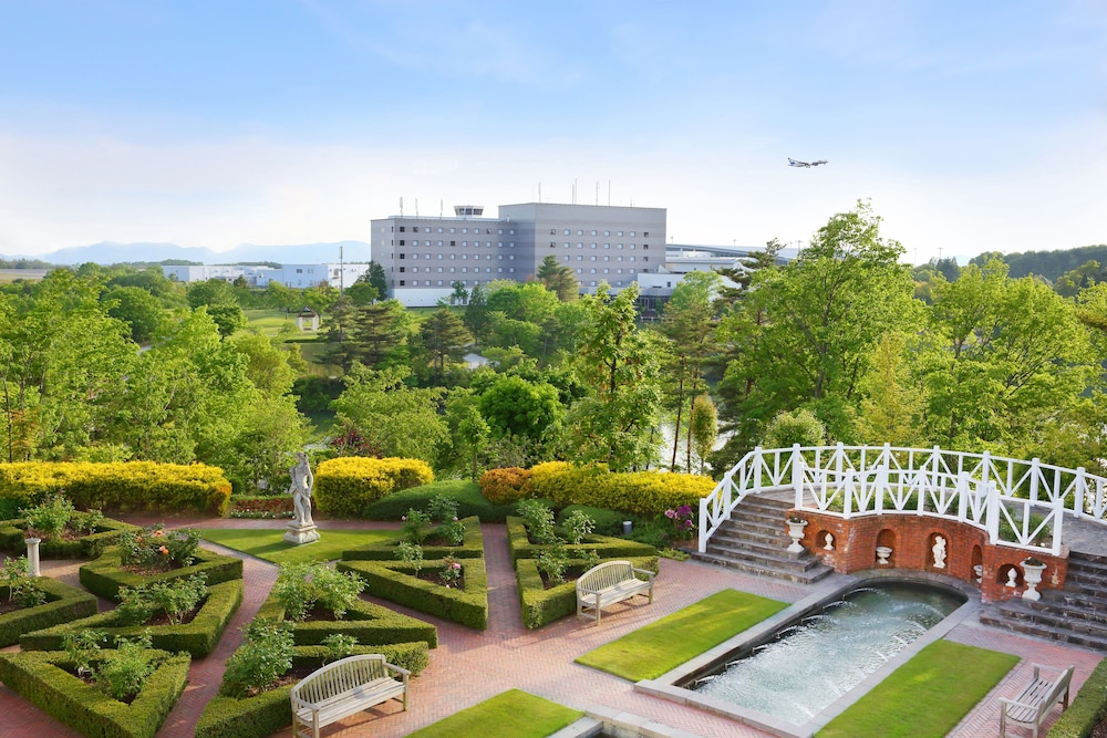 Common Space 4 Hiroshima Airport Hotel