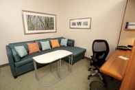 Common Space SpringHill Suites Huntsville West/Research Park