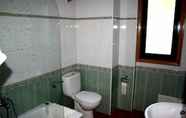 In-room Bathroom 4 Los Trobos