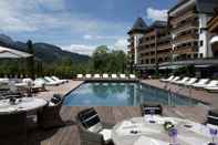 Kolam Renang The Alpina Gstaad