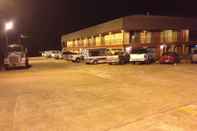 Common Space Sportsman Inn and Suites