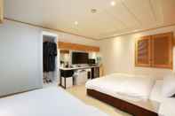 Bedroom Abata Hotel