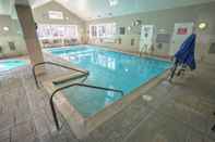 สระว่ายน้ำ Residence Inn Woodbridge Edison/Raritan Center