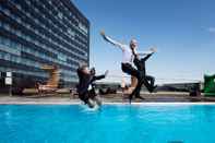 Swimming Pool Clarion Hotel Arlanda Airport Terminal