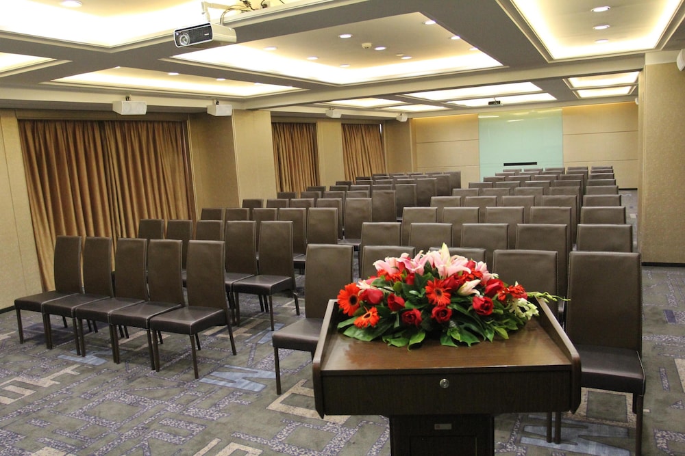 ห้องประชุม Modern Classic Hotel