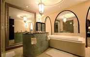 In-room Bathroom 2 Modern Classic Hotel