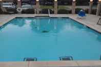 Swimming Pool American Inn Madill