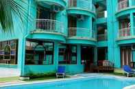 Kolam Renang Jessica Saffron Beach Resort