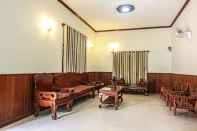 Lobi Central Night Hotel