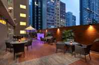 Bar, Cafe and Lounge Ramada Hong Kong Harbour View