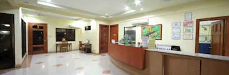 Lobi Woodland Hotel