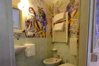 In-room Bathroom Ca' Pedrocchi