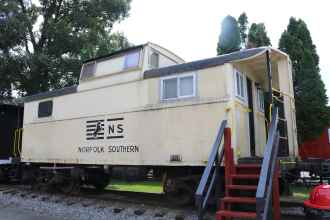 Bangunan 4 Red Caboose Motel