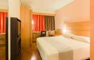 Bedroom 5 Ibis Canoas Shopping