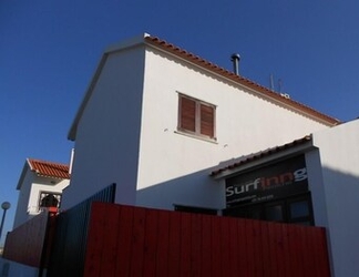 Exterior 2 Surfing Inn Peniche - Hostel