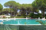 Swimming Pool Hotel New Barcavela