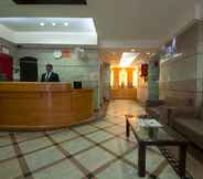 Lobby 4 Hotel Metropolitan Karol Bagh