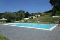 Swimming Pool Castello di Cisterna