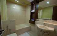 In-room Bathroom 5 Lariya Resort