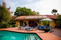 Swimming Pool Little Tuscany Boutique Hotel