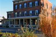 Exterior The 1850 House Inn and Tavern