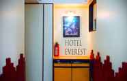 Lobby 4 Hotel Everest