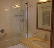 In-room Bathroom 4 Hotel Tiber Fiumicino