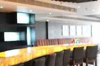 Bar, Cafe and Lounge Savoy Suites Manesar