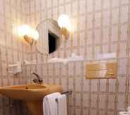 Phòng tắm bên trong 4 Hotel Eremitage