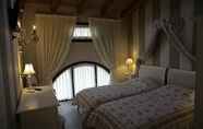 Bedroom 3 Otto Ducati d'Oro