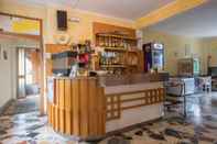 Bar, Cafe and Lounge Albergo Ristorante La Villa