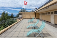 Kolam Renang Youth Hostel Crans-Montana