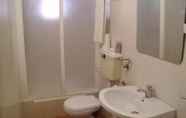 In-room Bathroom 3 Casa de Retiro e Repouso Balsamão
