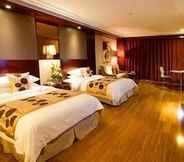 Kamar Tidur 4 Golden Eagle Summit Hotel Kunming