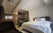 Bedroom 3 Suwon Reve Hotel