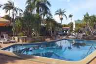 Swimming Pool Ingenia Holidays Taigum