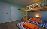 Kamar Tidur 4 710 Guest house Yellow