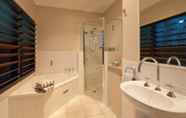 In-room Bathroom 7 Cavvanbah Beach House